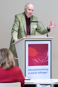 Rechtsanwalt Bernd Beder, Fachanwalt für Erbrecht und geschäftsführender Gesellschafter von Legatur auf dem Tagesseminar "Erbschaftsfundraising in und für Stiftungen - Legate erfolgreich gewinnen und professionell abwickeln" am 19.02.2019 in Berlin, veranstaltet von Legatur und dem Erich Schmidt Verlag